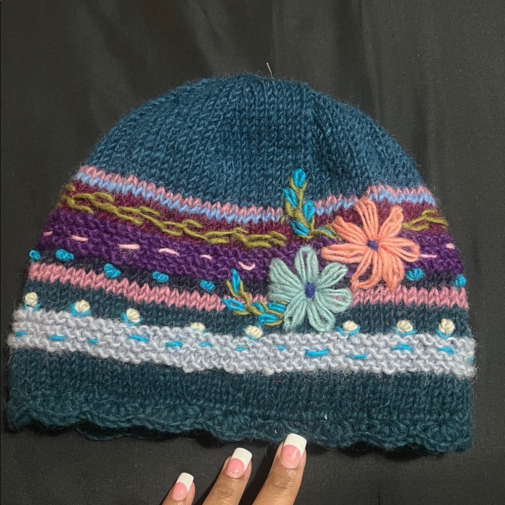 HANESH HIMAL Hand Knit Nepal 100% Wool Blue Floral Crochet Beanie Hat